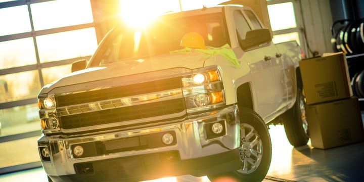 Your Guide to the Perfect Athletic Box Truck Graphics to Promote Your Organization