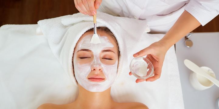 Unlock the Secret to Glowing Skin: 5 Benefits of Regular Facial Massages