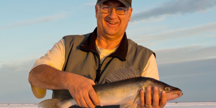 How to Use Ice Fishing Spoons Effectively: A Comprehensive Guide
