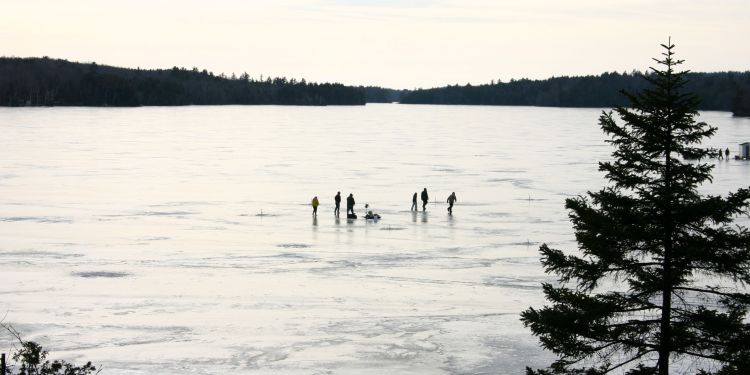 Best Times of Day for Ice Fishing Success: Maximize Your Catch with Perfect Timing