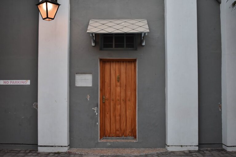 Photo Affordable Entryway