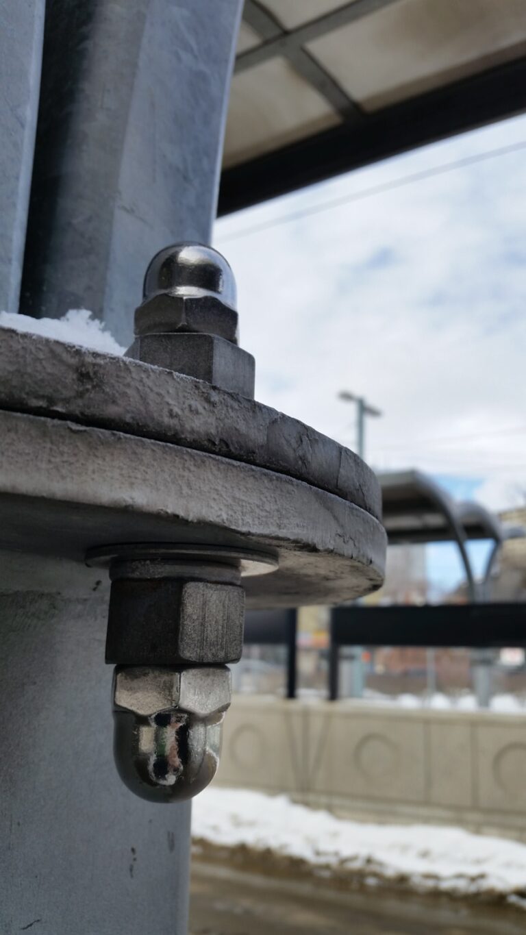 Photo outdoor faucet leaks