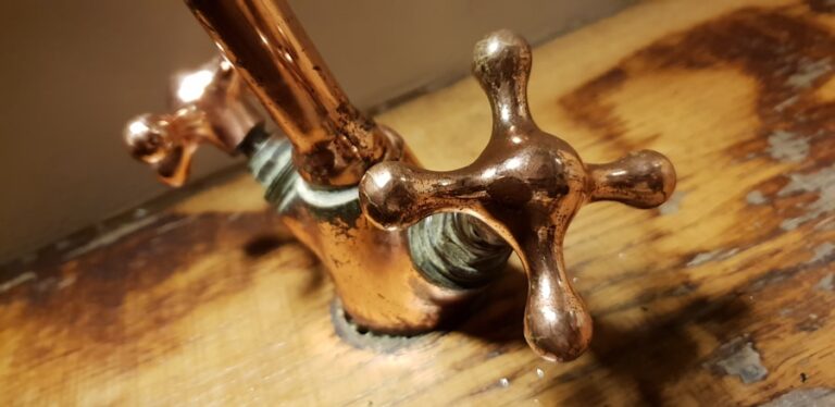 Photo Fixing leaky faucets