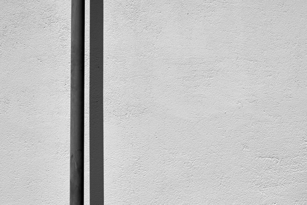 Dealing with Wall and Ceiling Cracks: A Homeowner’s Guide